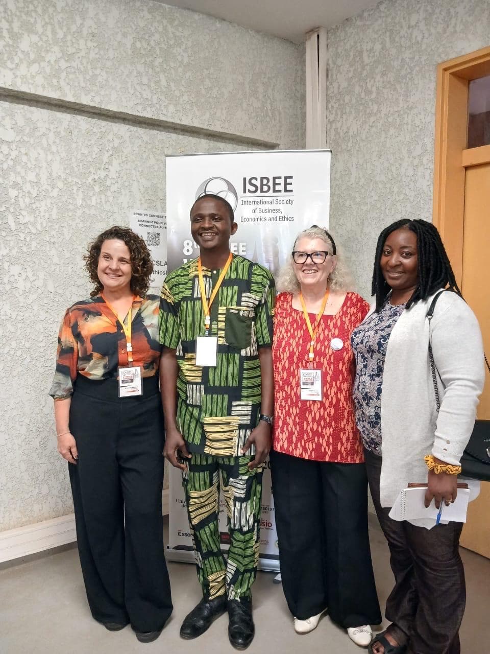Participantes do congresso ISBEE em Yaoundé