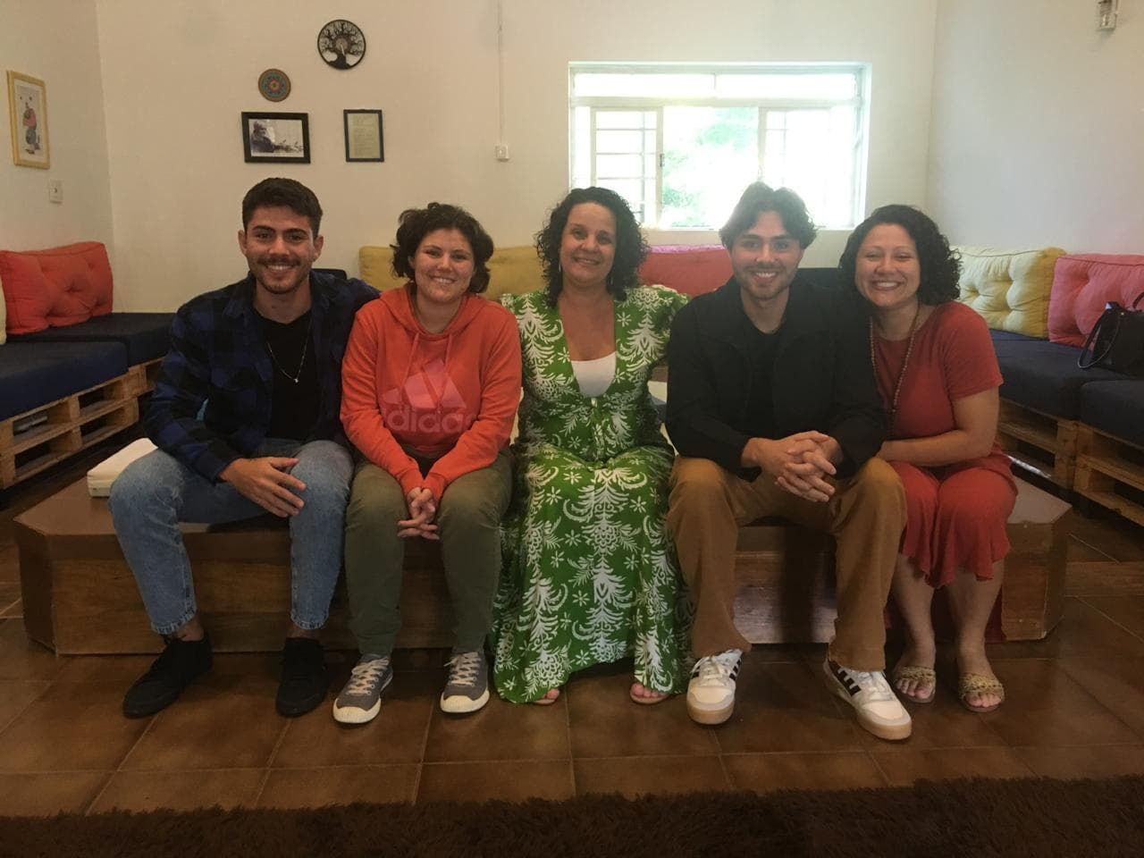 Equipe reunida na Casa do Encontro